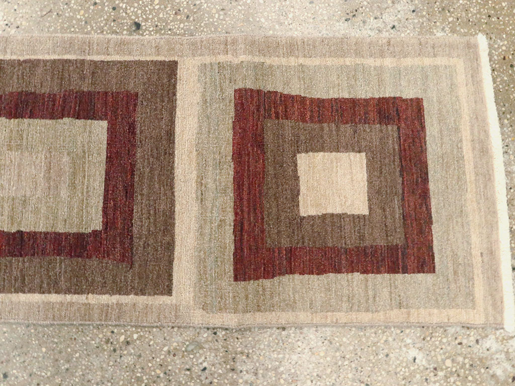 Modern Persian Tabriz Runner, No.24495 - Galerie Shabab