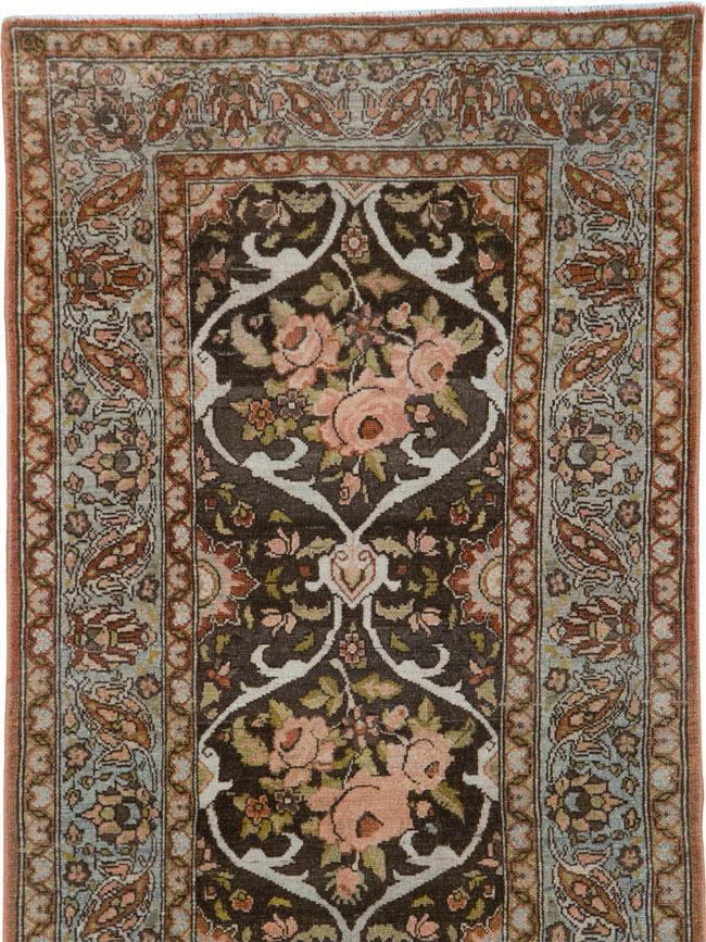 Vintage Persian Bakhtiari Runner, No.24500 - Galerie Shabab