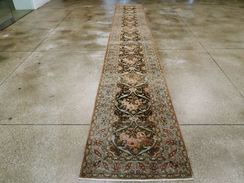 Vintage Persian Bakhtiari Runner, No.24500 - Galerie Shabab
