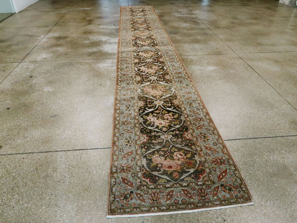Vintage Persian Bakhtiari Runner, No.24500 - Galerie Shabab