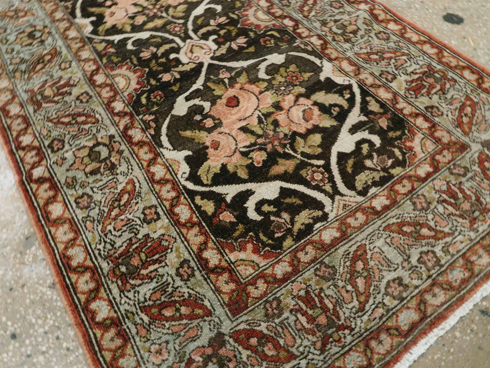 Vintage Persian Bakhtiari Runner, No.24500 - Galerie Shabab