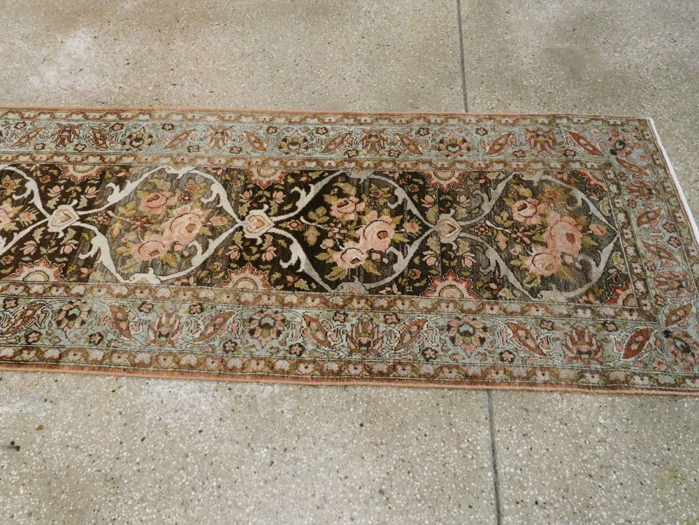 Vintage Persian Bakhtiari Runner, No.24500 - Galerie Shabab