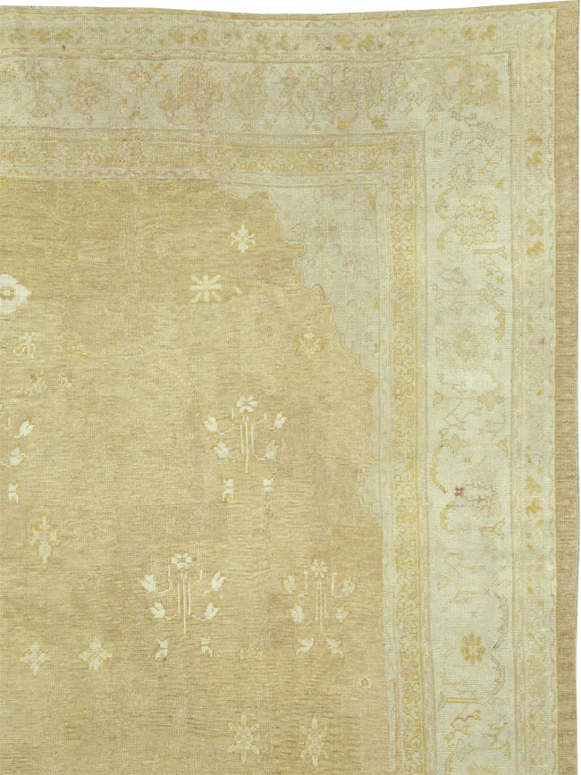 Antique Turkish Oushak Carpet, No.24514 - Galerie Shabab