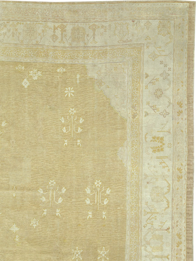 Antique Turkish Oushak Carpet, No.24514 - Galerie Shabab