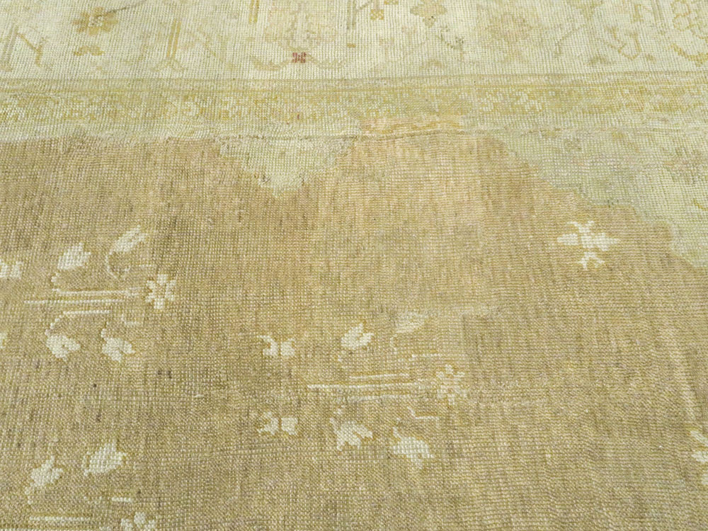 Antique Turkish Oushak Carpet, No.24514 - Galerie Shabab
