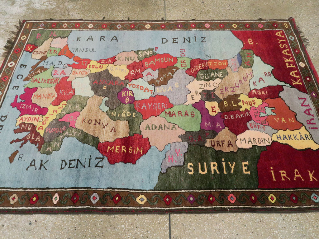 Vintage Turkish Anatolian Map Rug, No.24515 - Galerie Shabab