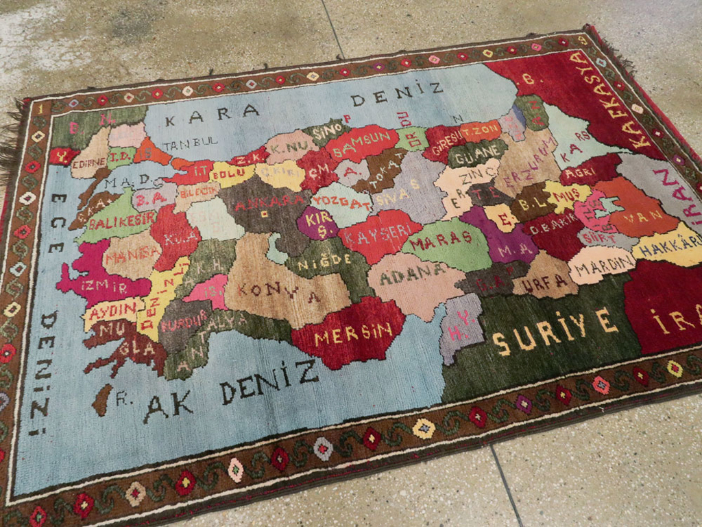Vintage Turkish Anatolian Map Rug, No.24515 - Galerie Shabab