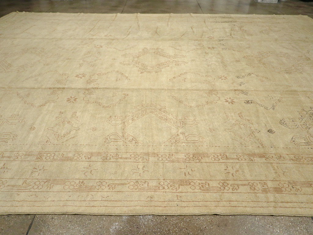 Antique Turkish Oushak Carpet, No.24530 - Galerie Shabab