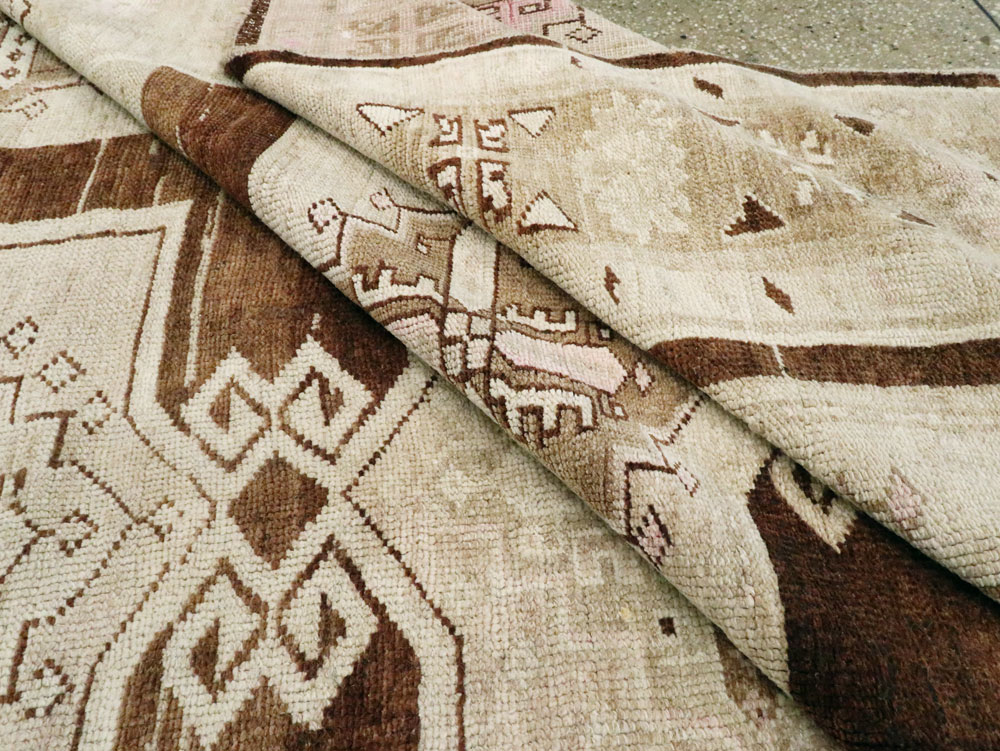 Vintage Turkish Anatolian Carpet, No.24536 - Galerie Shabab