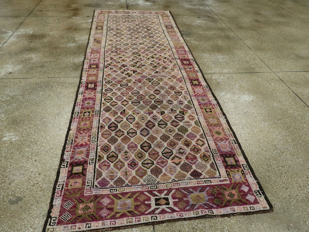 Vintage Turkish Anatolian Runner, No.24541 - Galerie Shabab