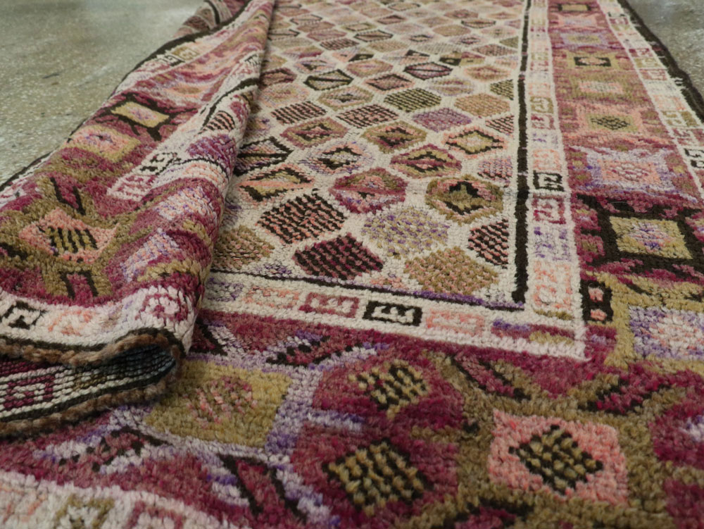 Vintage Turkish Anatolian Runner, No.24541 - Galerie Shabab
