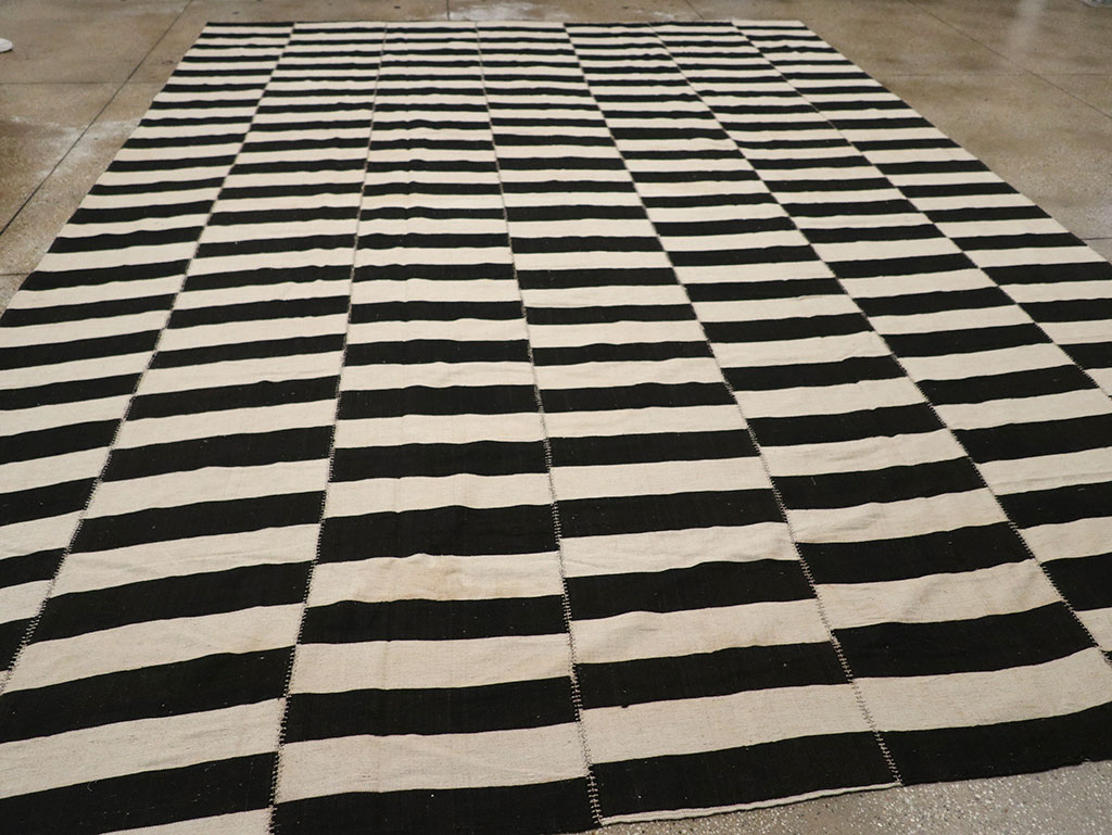 Modern Persian Flatweave Kilim Room Size Carpet, No.24628 - Galerie Shabab