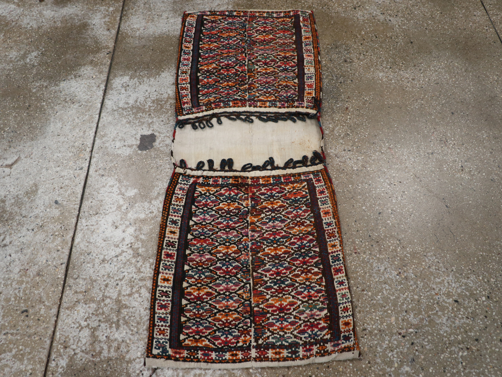 Vintage Persian Kurdish Saddlebag (Khorjin), No.24647 - Galerie Shabab