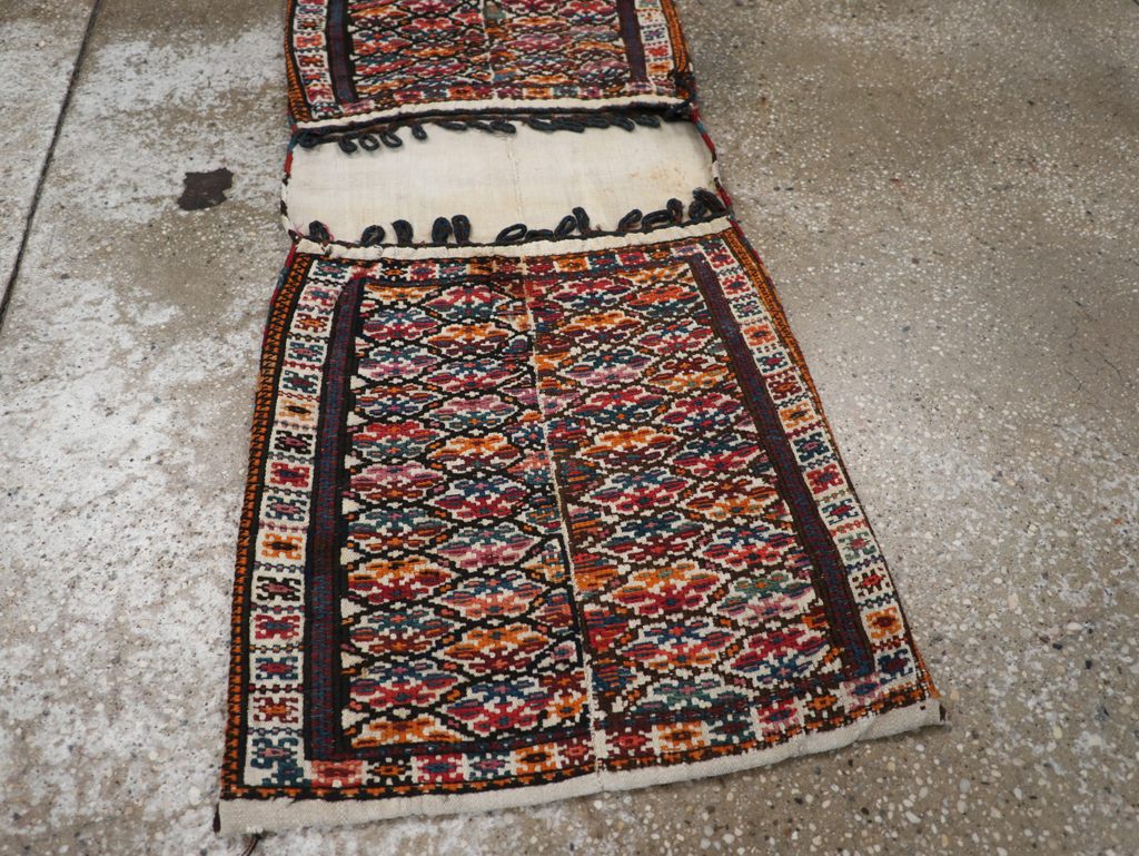 Vintage Persian Kurdish Saddlebag (Khorjin), No.24647 - Galerie Shabab
