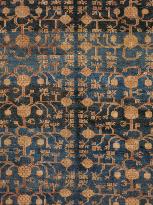 Antique Khotan Carpet, No.24676 - Galerie Shabab