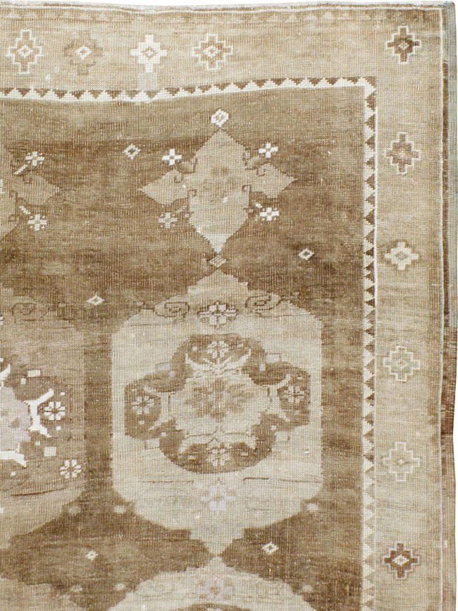 Vintage Turkish Anatolian Carpet, No.24730 - Galerie Shabab