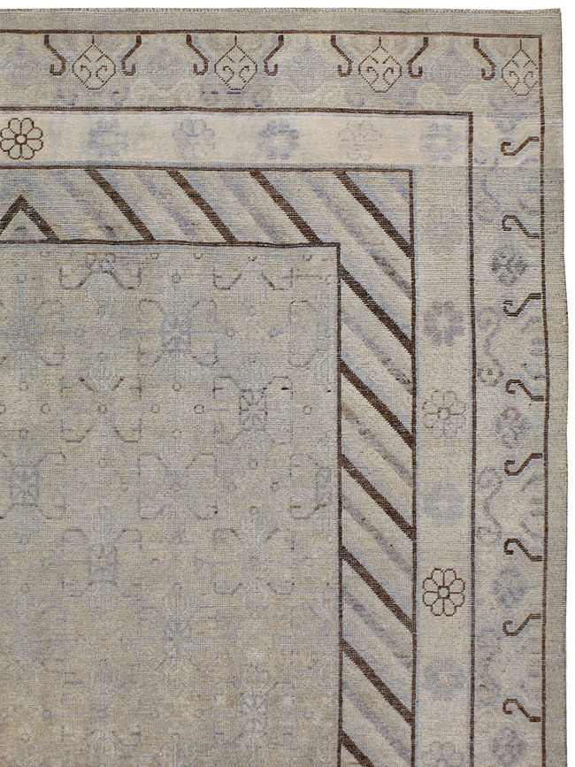 Khotan Carpet, No.24735 - Galerie Shabab