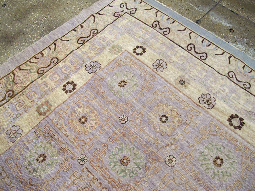 Vintage East Turkestan Khotan Carpet, No.24761 - Galerie Shabab