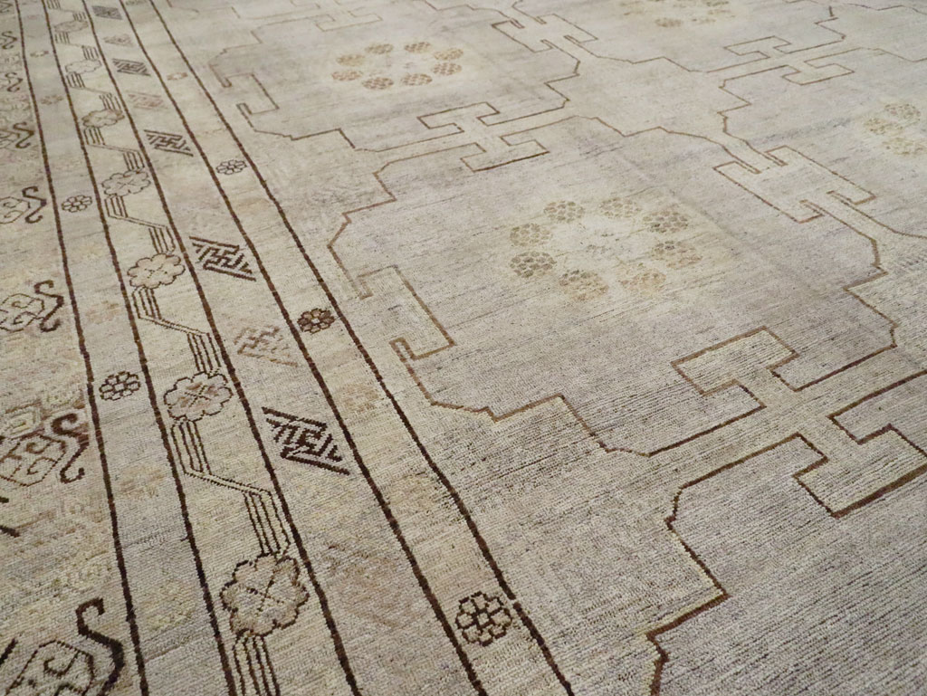 Vintage East Turkestan Khotan Carpet, No.24763 - Galerie Shabab