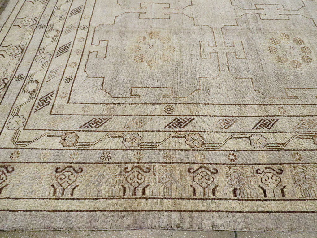 Vintage East Turkestan Khotan Carpet, No.24763 - Galerie Shabab