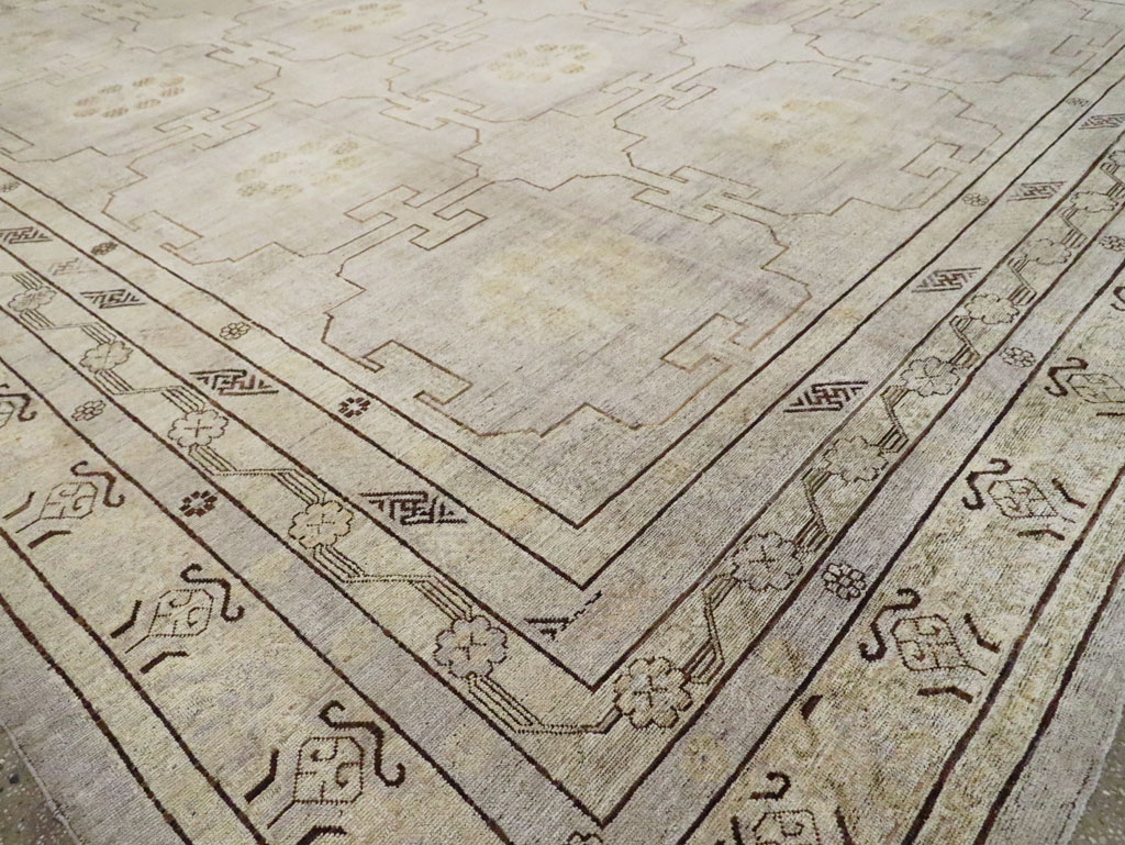Vintage East Turkestan Khotan Carpet, No.24763 - Galerie Shabab