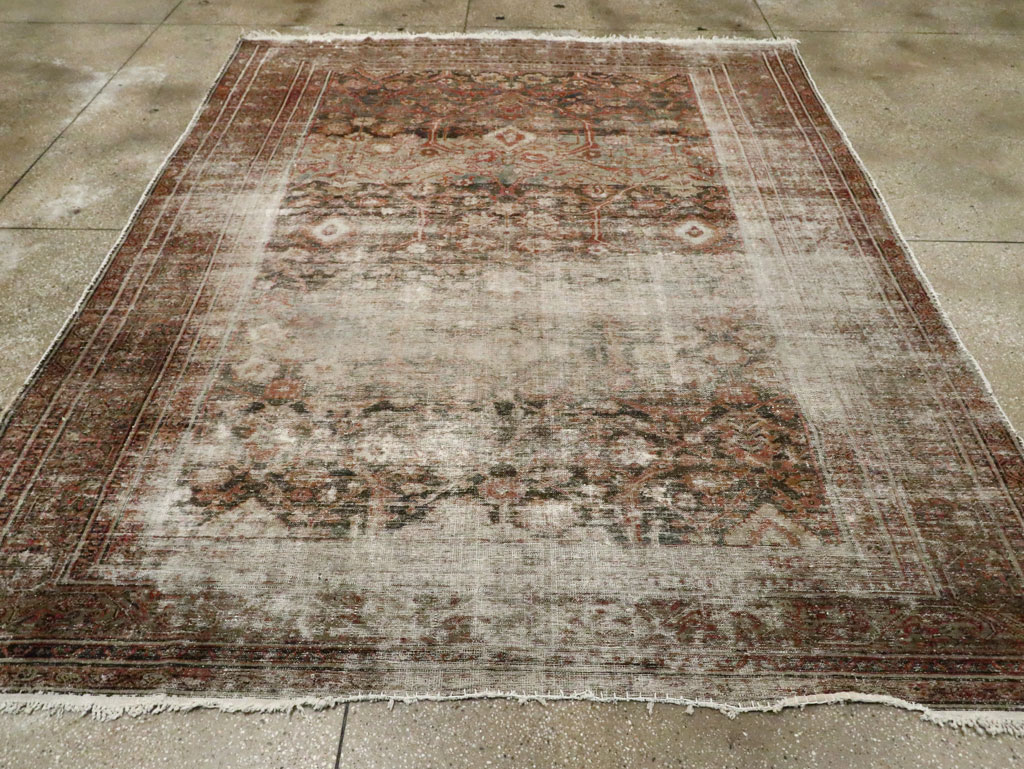 Antique Persian Malayer Distressed Carpet, No.24791 - Galerie Shabab