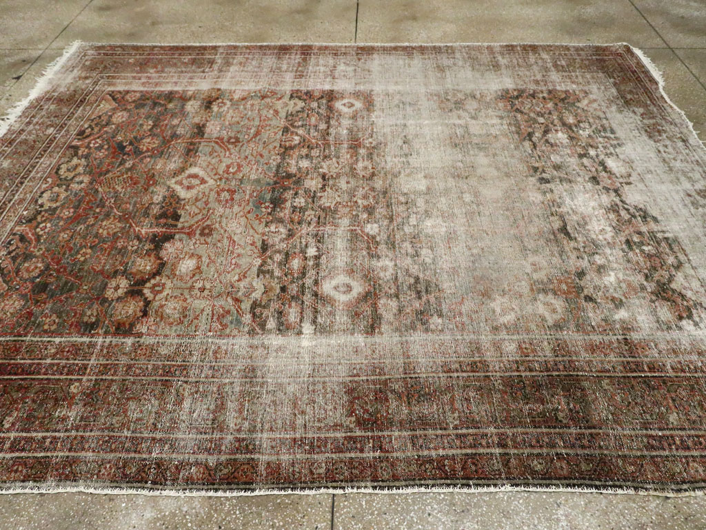 Antique Persian Malayer Distressed Carpet, No.24791 - Galerie Shabab