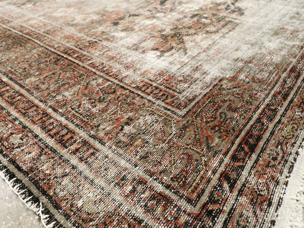 Antique Persian Malayer Distressed Carpet, No.24791 - Galerie Shabab
