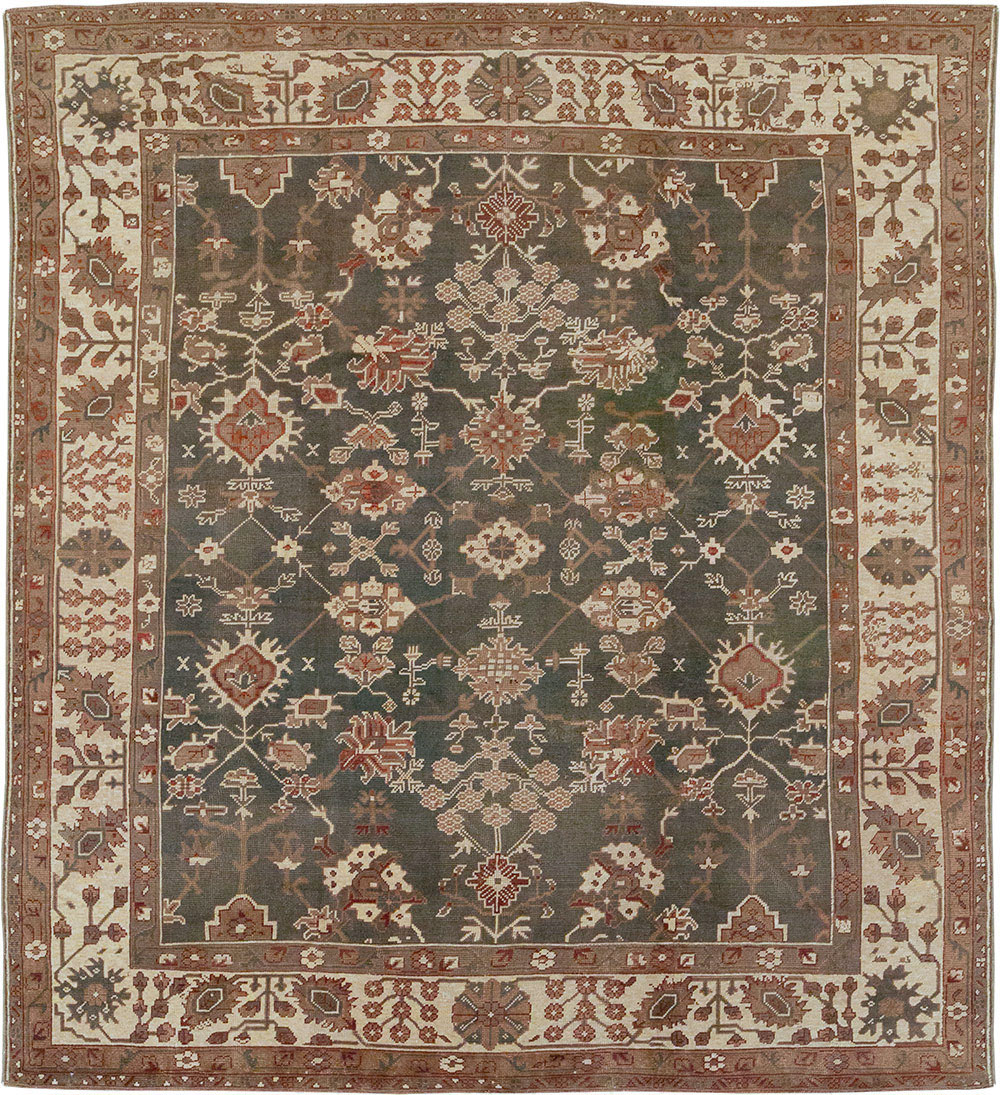 Antique Turkish Oushak Carpet, No.24821 - Galerie Shabab