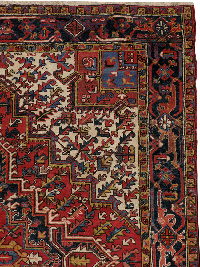 Antique Persian Heriz Carpet, No.24833 - Galerie Shabab