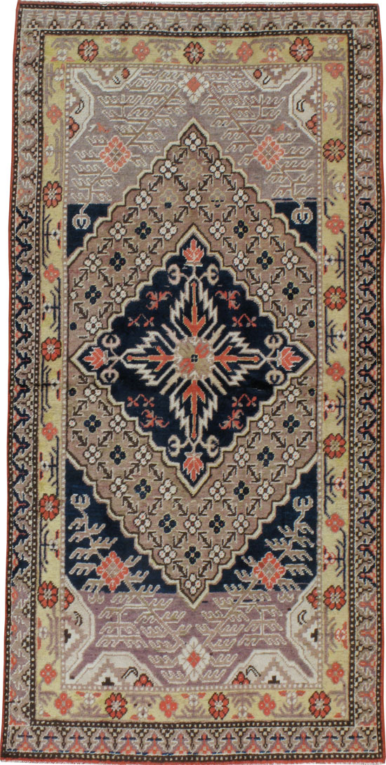 Antique Khotan Rug, No.24835 - Galerie Shabab