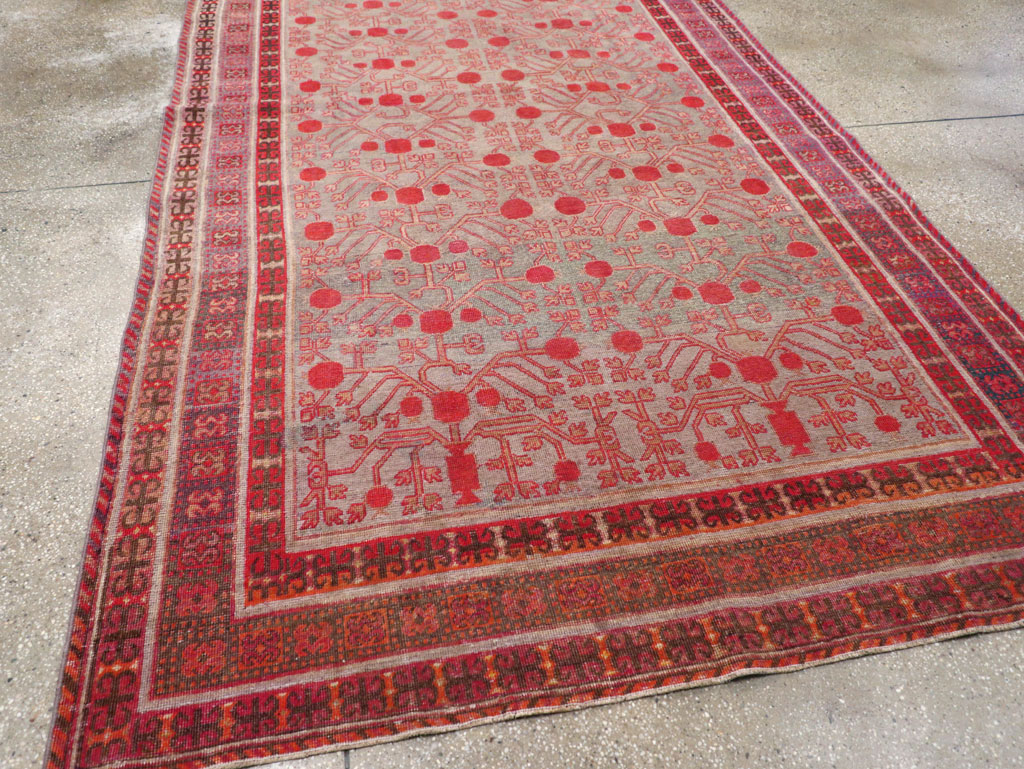 Antique East Turkestan Khotan Gallery Carpet, No.24842 - Galerie Shabab