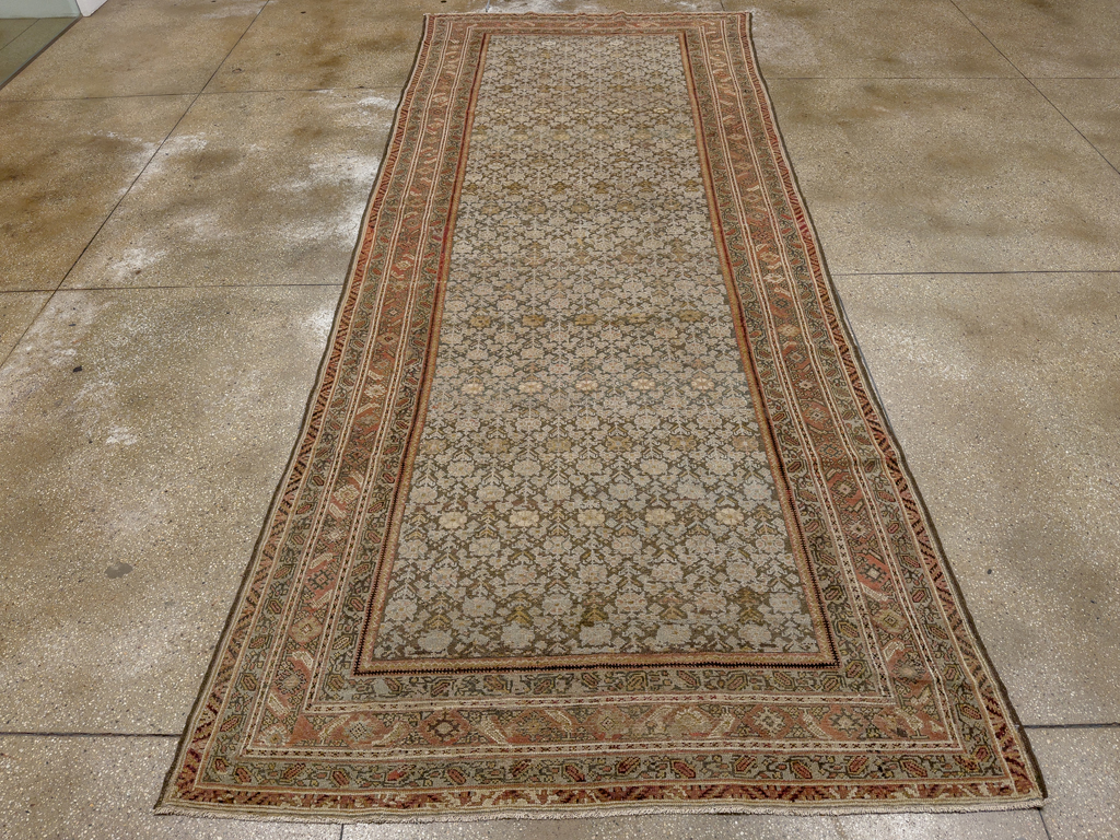 Antique Persian Malayer Gallery Carpet, No.24851 - Galerie Shabab