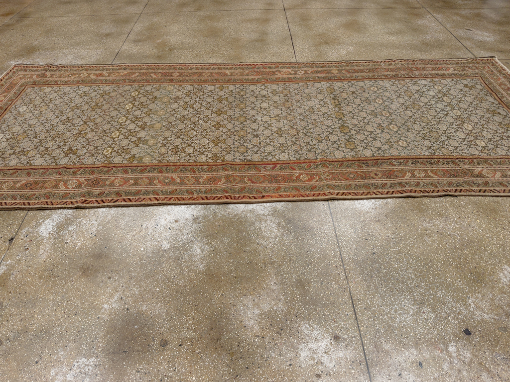 Antique Persian Malayer Gallery Carpet, No.24851 - Galerie Shabab