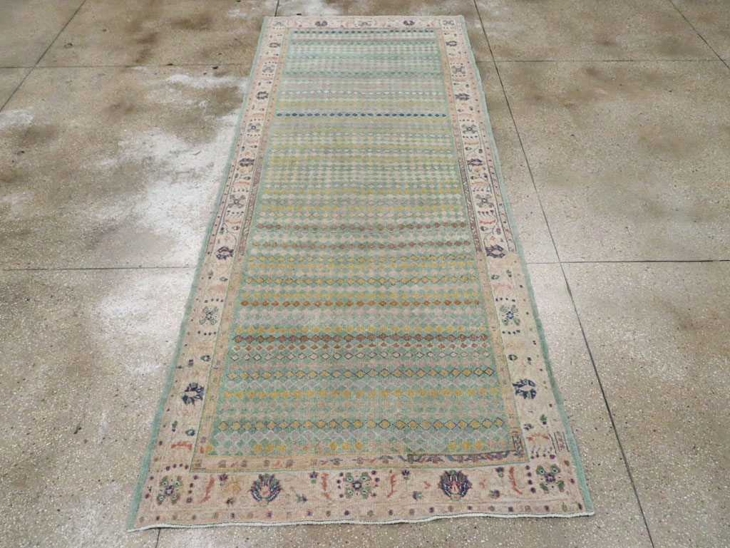Vintage Turkish Anatolian Gallery Carpet, No.24867 - Galerie Shabab