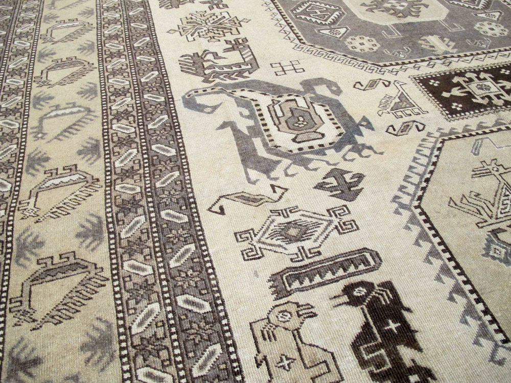 Vintage Persian Veece Carpet, No.24880 - Galerie Shabab