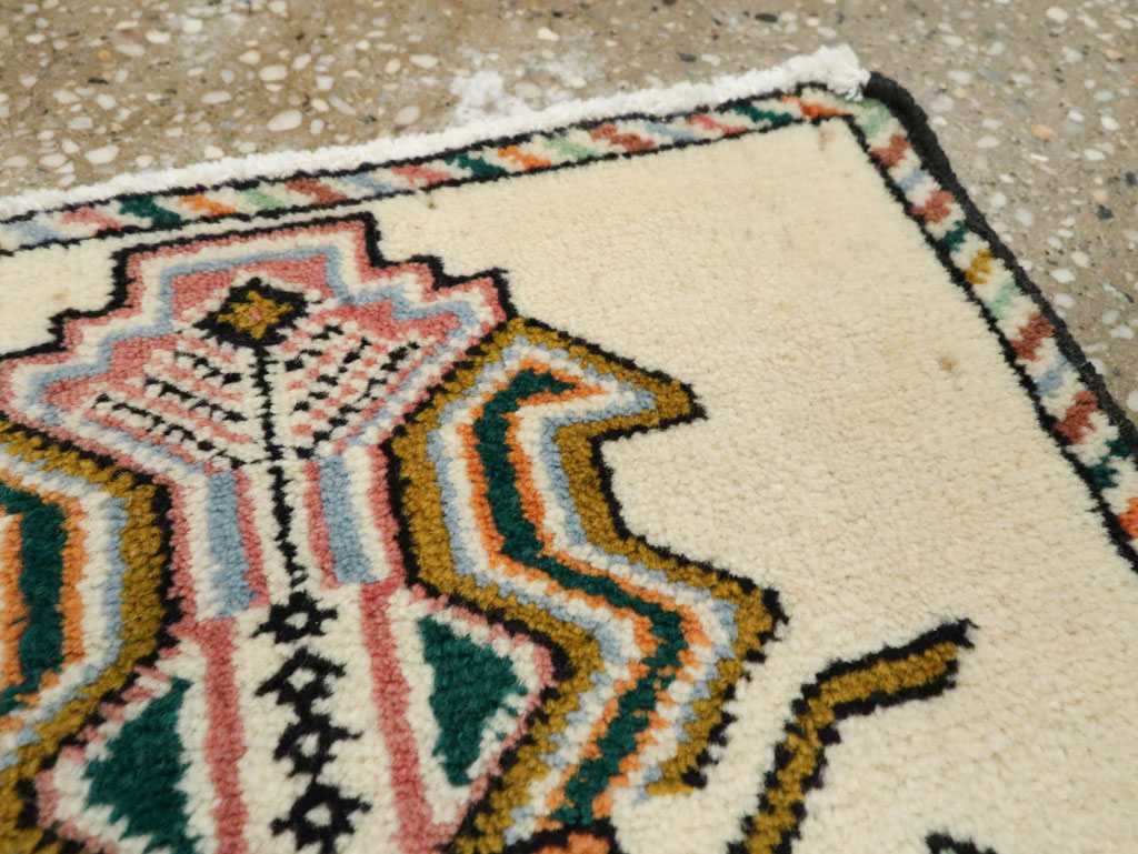 Vintage Persian Baluch Pictorial Rug, No.24898 - Galerie Shabab