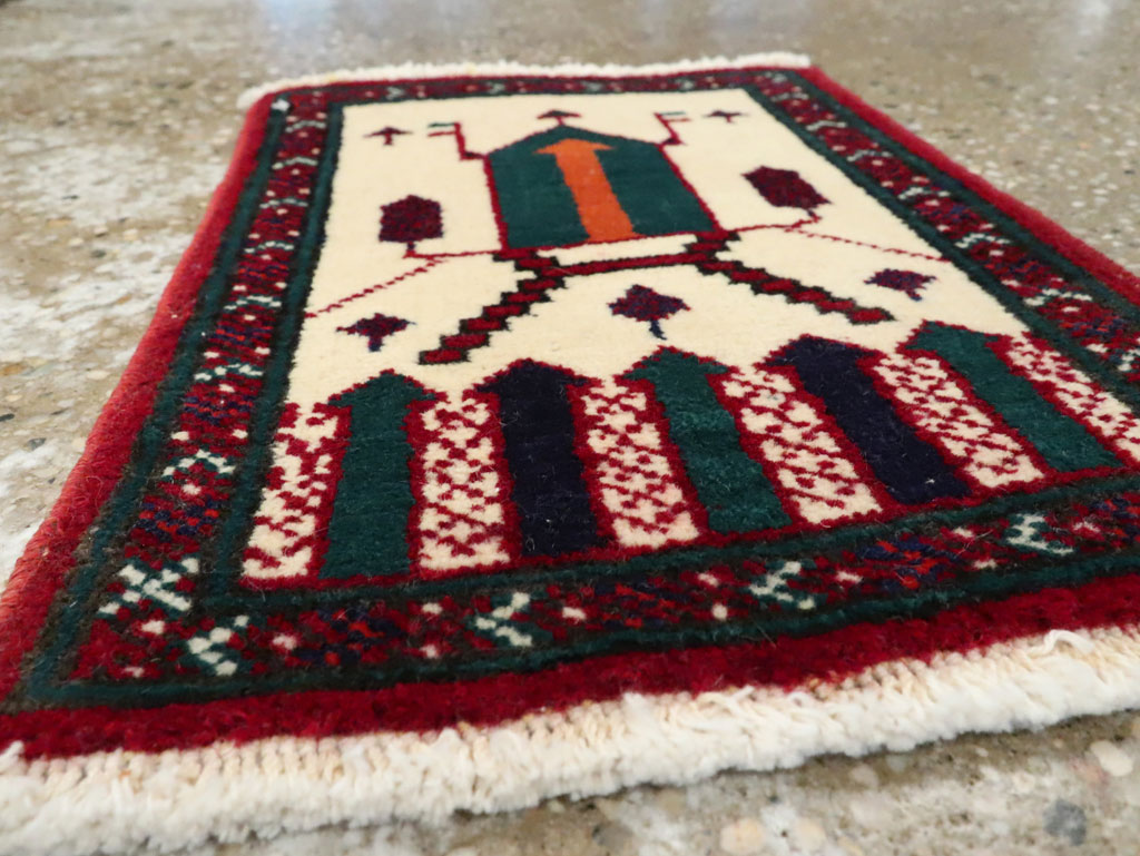 Vintage Persian Baluch Pictorial Rug, No.24932 - Galerie Shabab