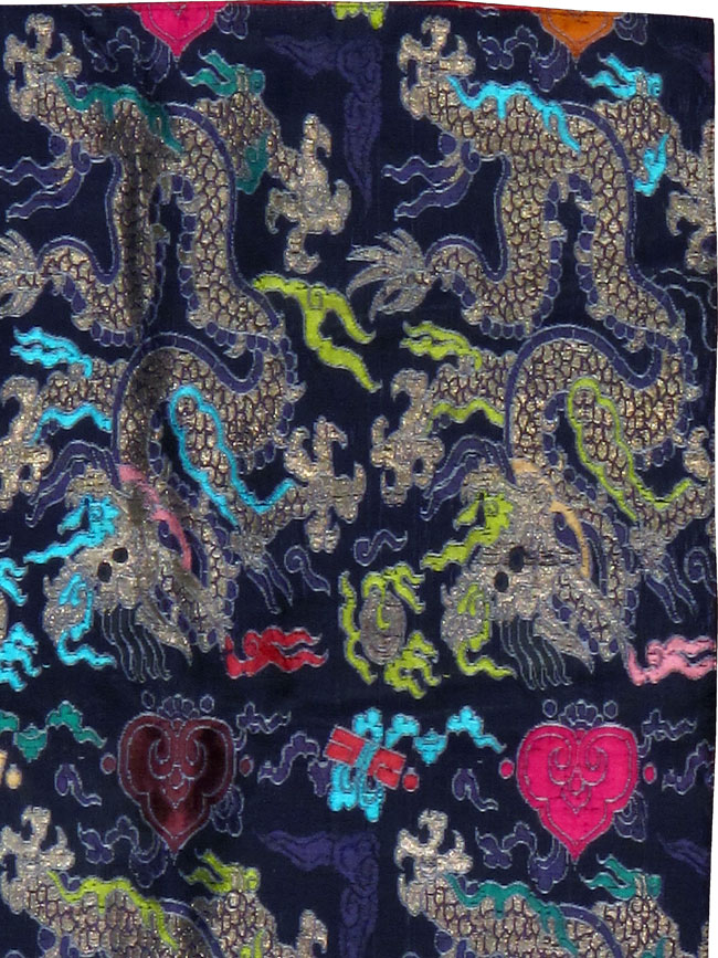 Burmese High Relief Richly Embroidered Tapestry, No.24992 - Galerie Shabab