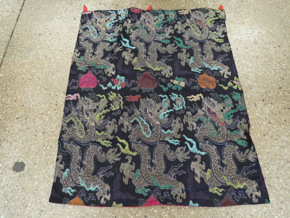 Burmese High Relief Richly Embroidered Tapestry, No.24992 - Galerie Shabab
