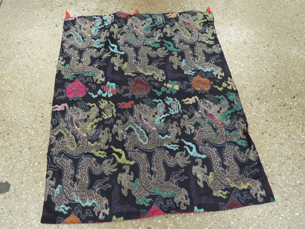 Burmese High Relief Richly Embroidered Tapestry, No.24992 - Galerie Shabab
