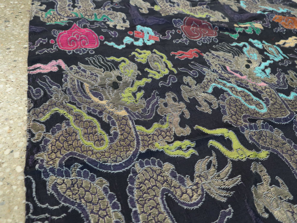 Burmese High Relief Richly Embroidered Tapestry, No.24992 - Galerie Shabab