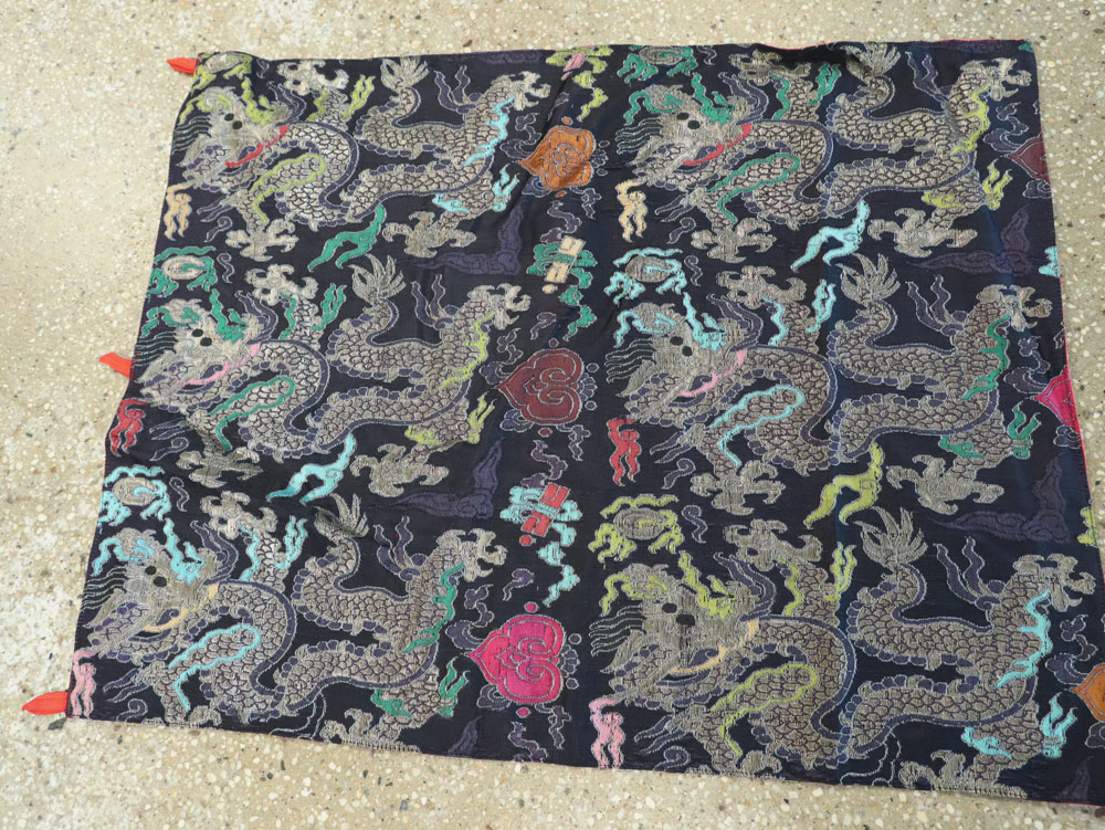 Burmese High Relief Richly Embroidered Tapestry, No.24992 - Galerie Shabab