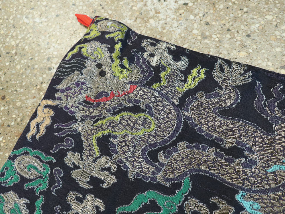 Burmese High Relief Richly Embroidered Tapestry, No.24992 - Galerie Shabab