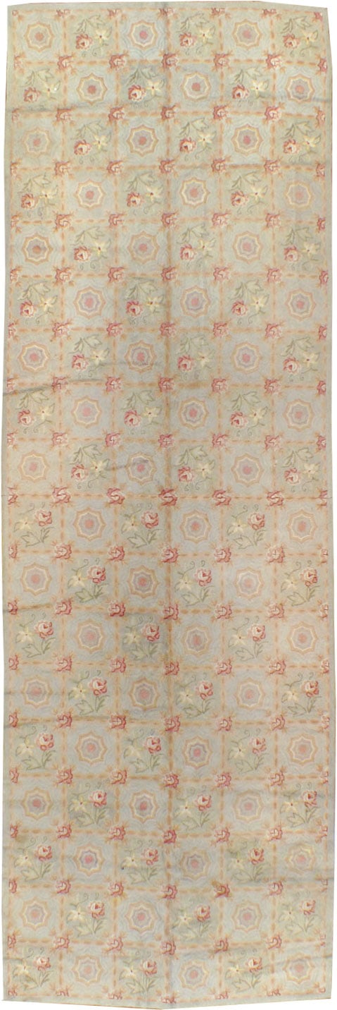 Vintage American Hooked Long and Narrow Gallery Carpet, No.25032 - Galerie Shabab