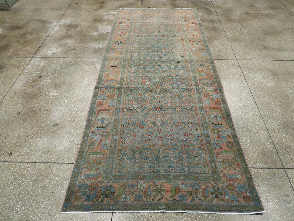 Vintage Persian Mahal Gallery Carpet, No.25037 - Galerie Shabab