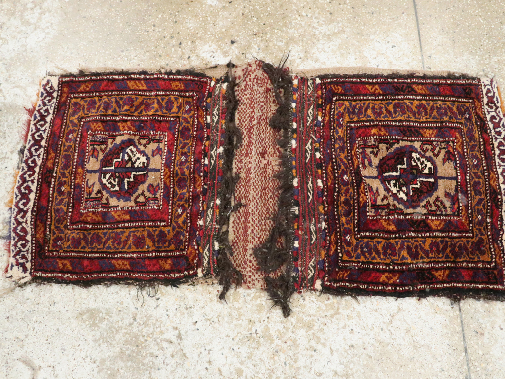 Vintage Persian Baluch Saddlebag (Khorjin), No.25077 - Galerie Shabab