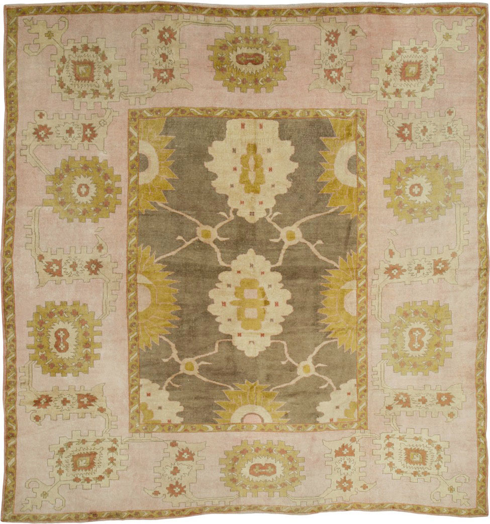 Antique Turkish Oushak Square Carpet, No.25094 - Galerie Shabab