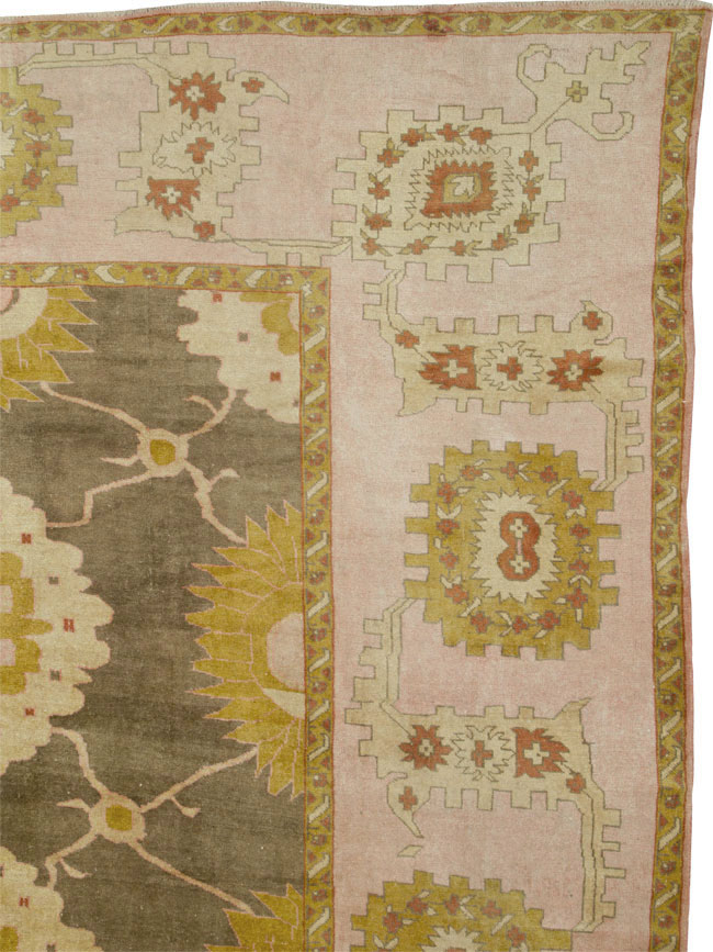 Antique Turkish Oushak Square Carpet, No.25094 - Galerie Shabab