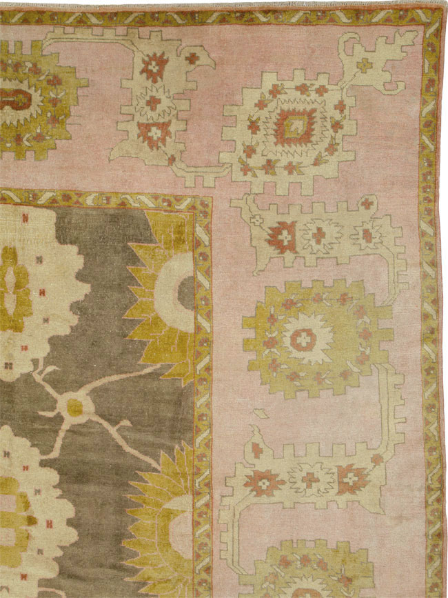 Antique Turkish Oushak Square Carpet, No.25094 - Galerie Shabab
